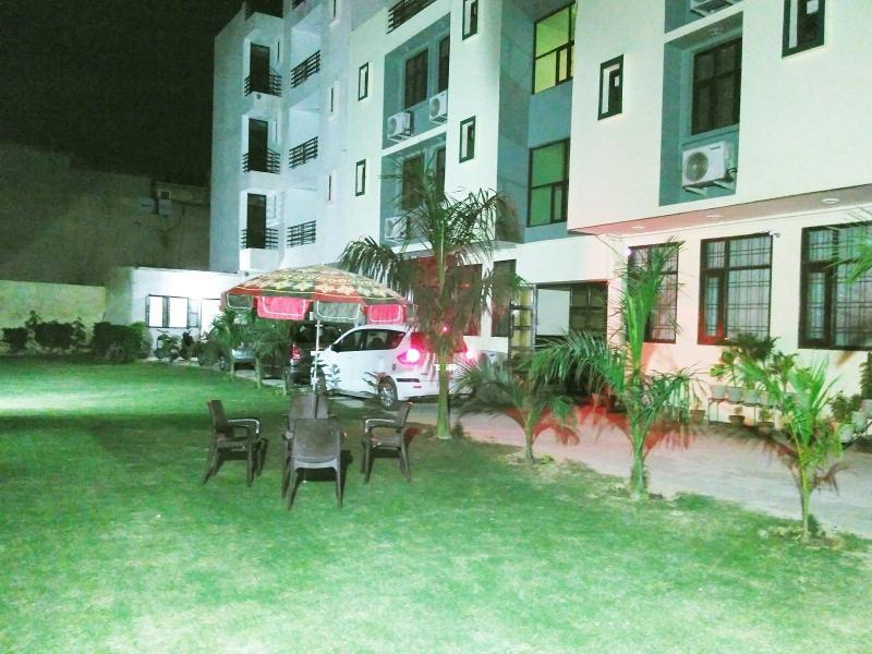 Hotel Olive & Blue - Govt Approved Hotel Near Delhi Airport Нью-Дели Экстерьер фото